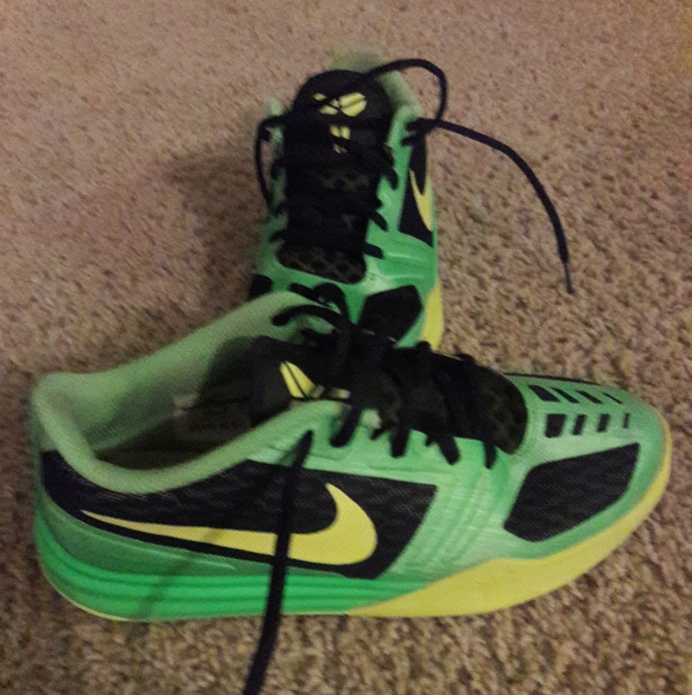 Kobe 10 basketball. Very clean.